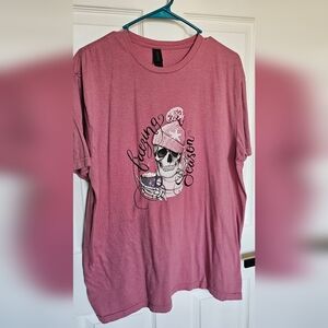 ✨ Gildan "Freezin' Season" Skull Graphic Tee - Heather Pink Large ✨